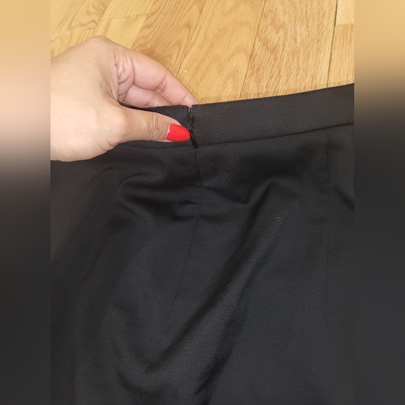 15. NWT BURBERRY WOOL PENCIL SKIRT SIZE US 4 - Picture 4 of 6